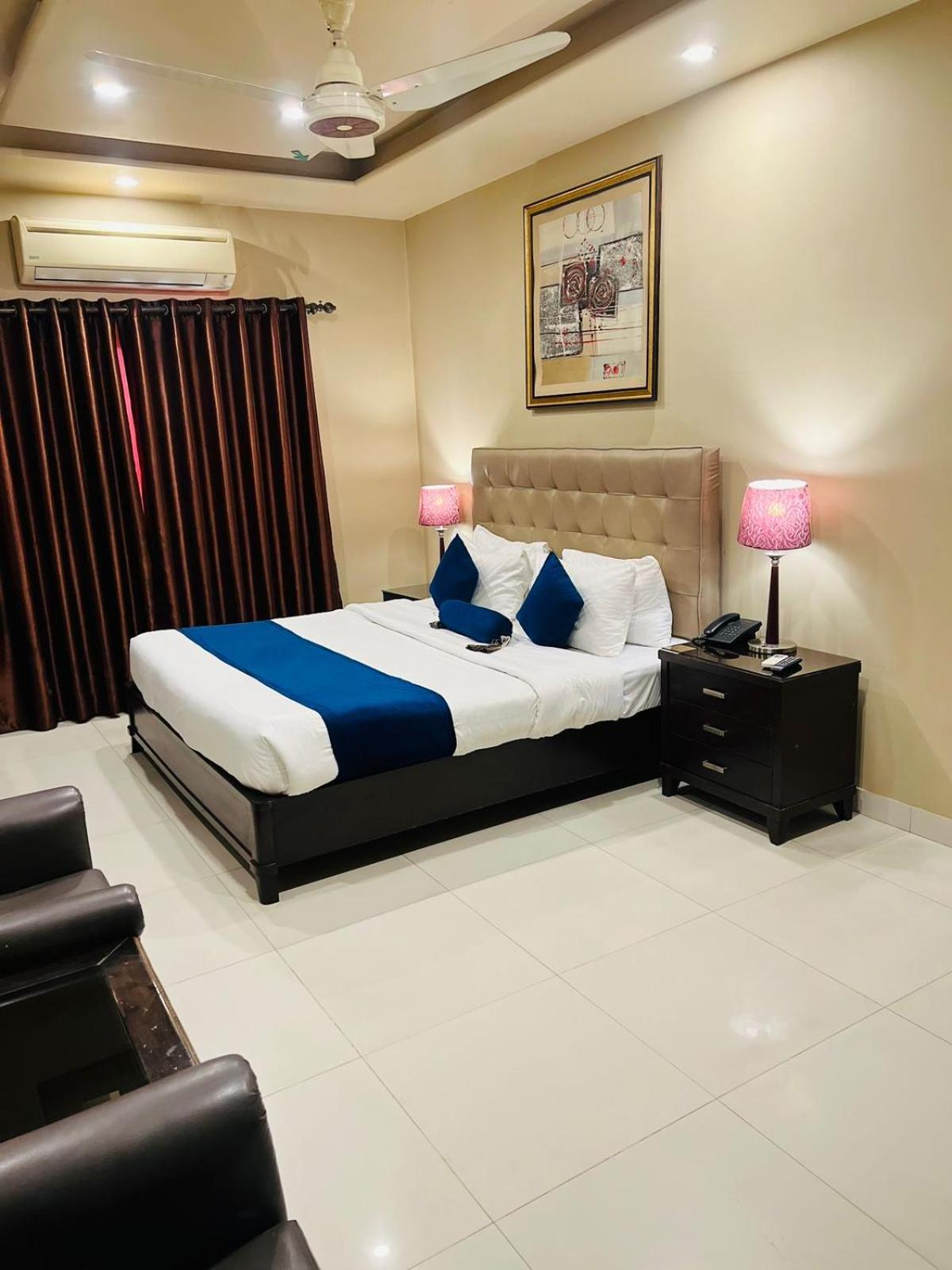Grand Regent Hotel And Suites Фейсалабад Экстерьер фото